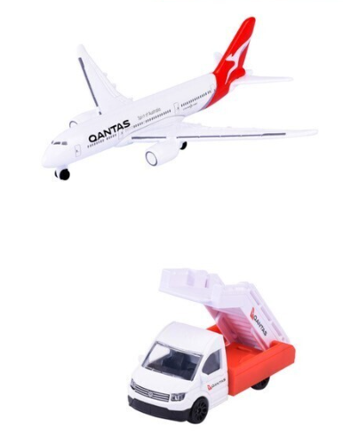 Majorette Airplane Qantas Boeing 787-9 with Volkswagen Crafter