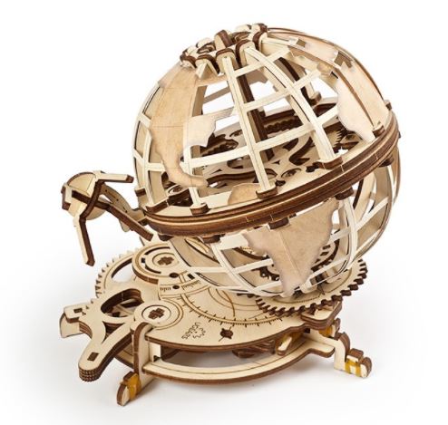 A mechanical wooden model ready to assemble.